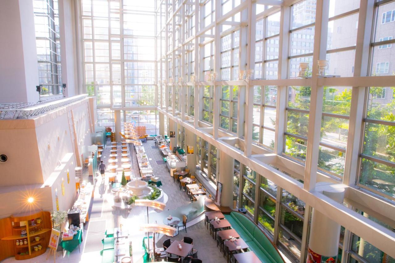 Royton Sapporo Hotel Exteriér fotografie The interior of the library