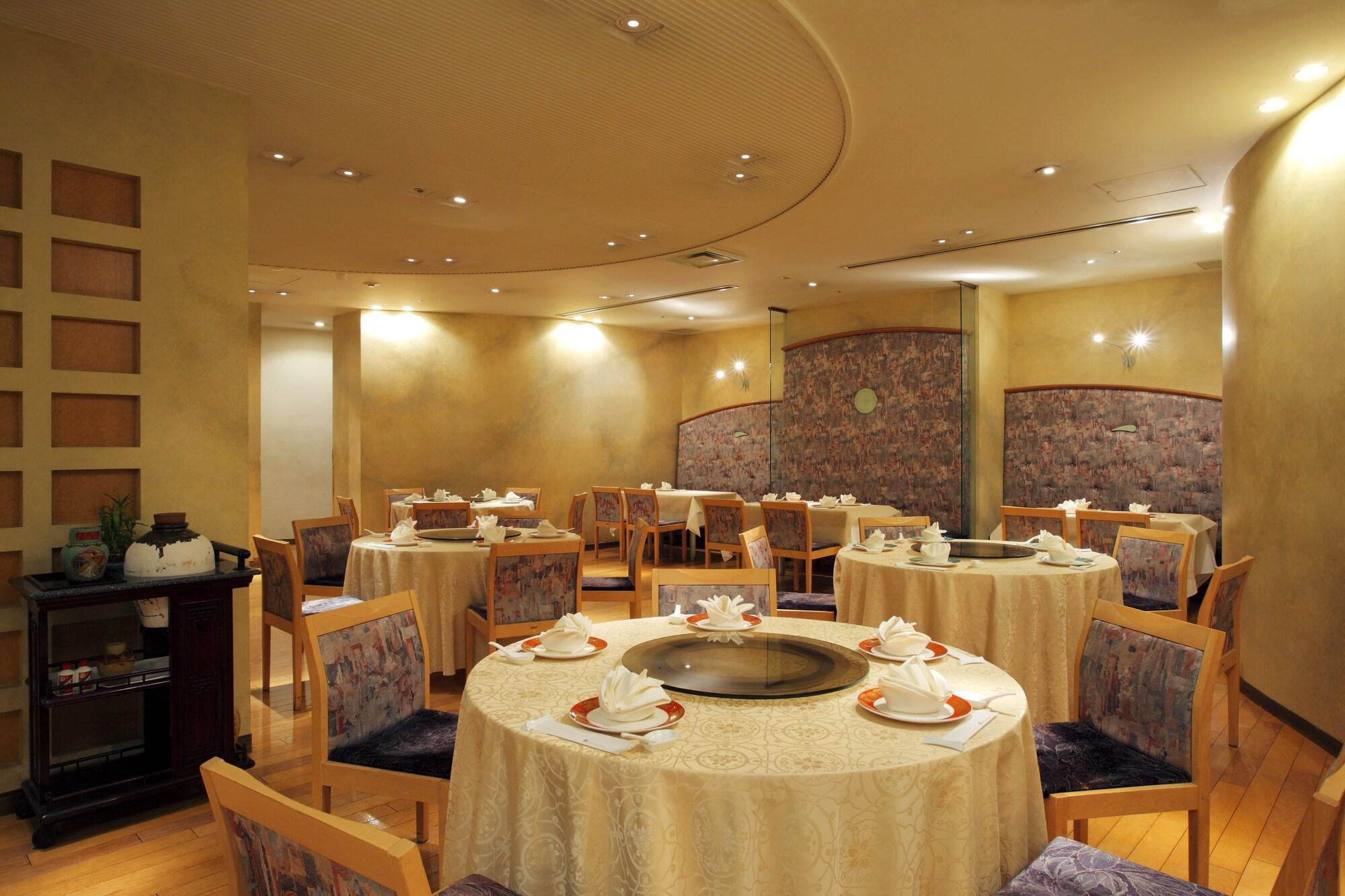 Royton Sapporo Hotel Exteriér fotografie Interior of a restaurant in Hong Kong